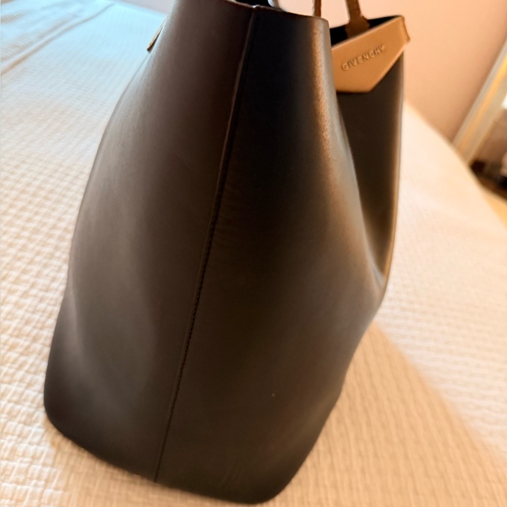 Givenchy Black and Tan Tote Bag - Picture 5 of 16